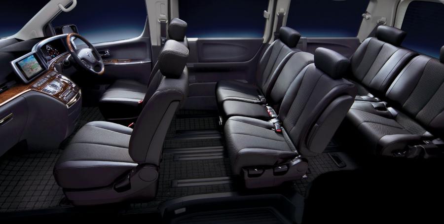 Nissan Elgrand 350 Highwaystar Black Leather Edition 2010 года  (фото 6 из 6)
